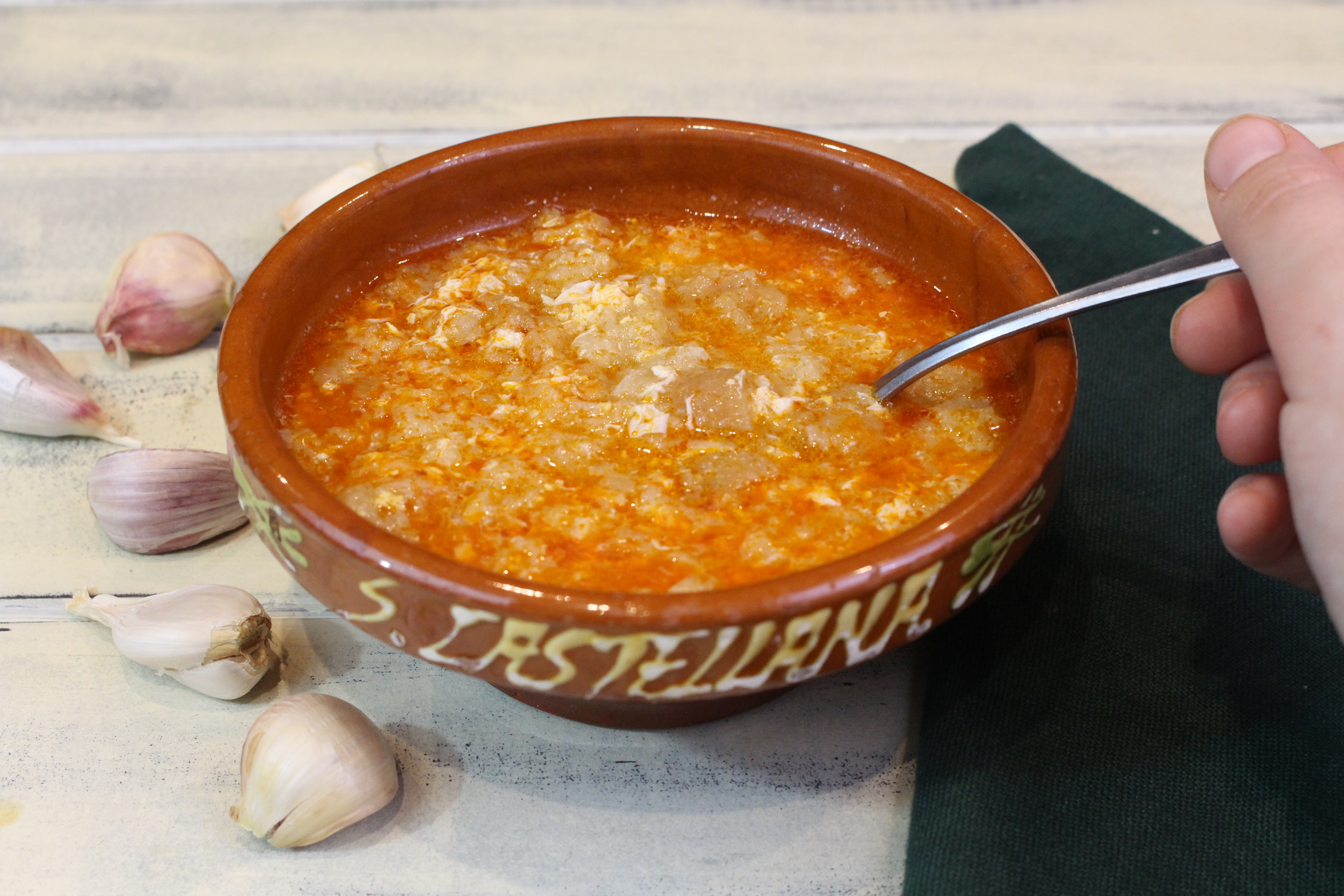 Receta de sopa castellana o sopa de ajo
